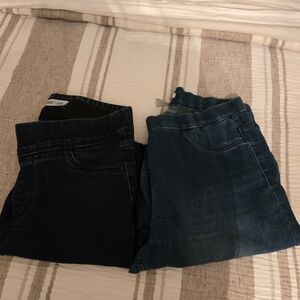 Old Navy Women's Skinny Jeans in Dark Blue and Black